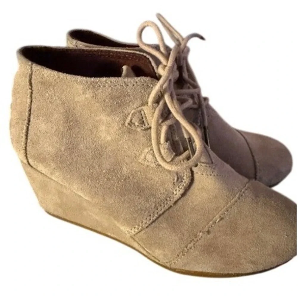 Toms desert wedge